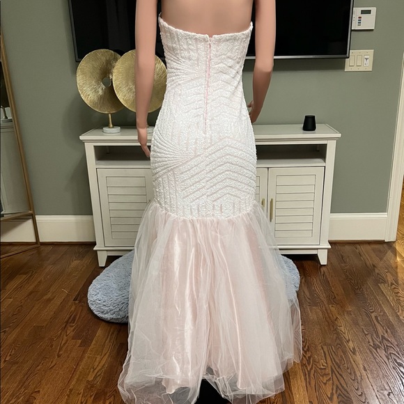 Madison Long Mermaid Formal Prom Dress. Size 7/8.Like New! Worn 1x. Perfect Fit! - Picture 2 of 6